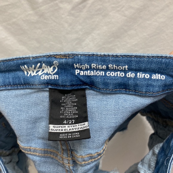 Women’s Mossimo light wash denim high rise floral lace shorts. Size 4/27. - Picture 5 of 7